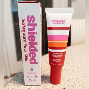 🔥BNWB SHIELDED MOISTURIZER🔥